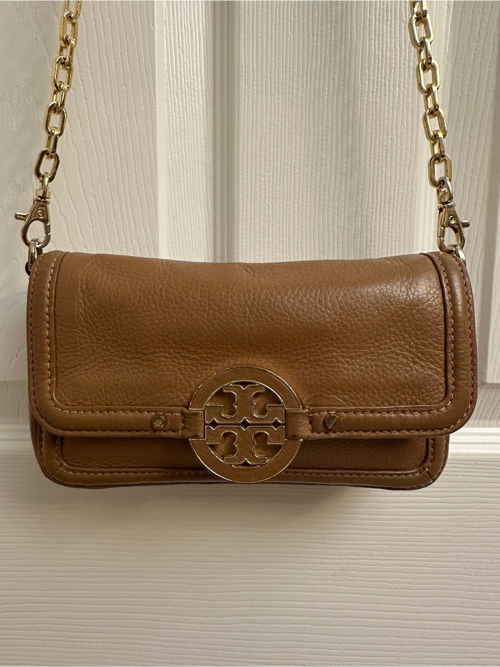 Tory Burch EUC Tan Pebbled Leather Crossbody Bag